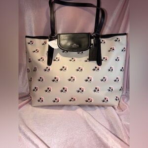 BNWT Authentic Coach Bramble Rose Print Tote – Large